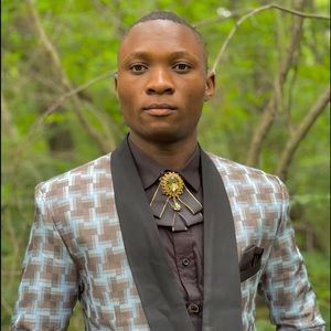 Meet your Posher, Mlole